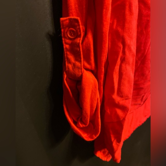 Red High low button sleeve blouse - Picture 2 of 3